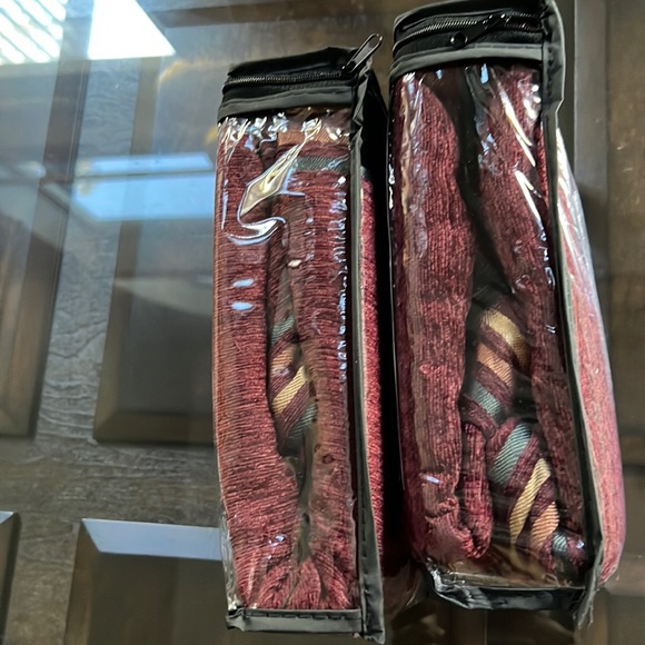 Bundle (2) J. QUEEN NEW YORK GARNET RED EURO SHAM - Picture 7 of 9